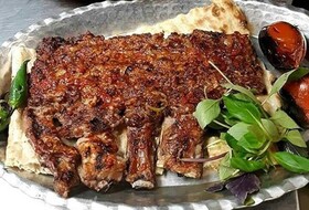 اینجا شهری است پُراز خوراکی‌های "خوشمزه"...