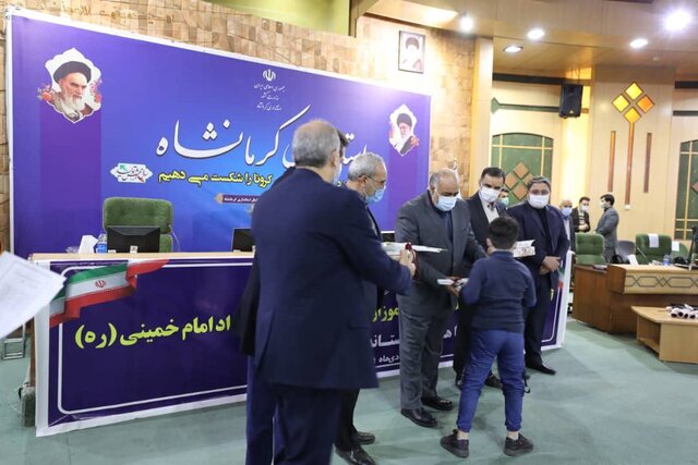 اهدای 500 "تبلت" به دانش آموزان مددجوی کمیته امداد کرمانشاه