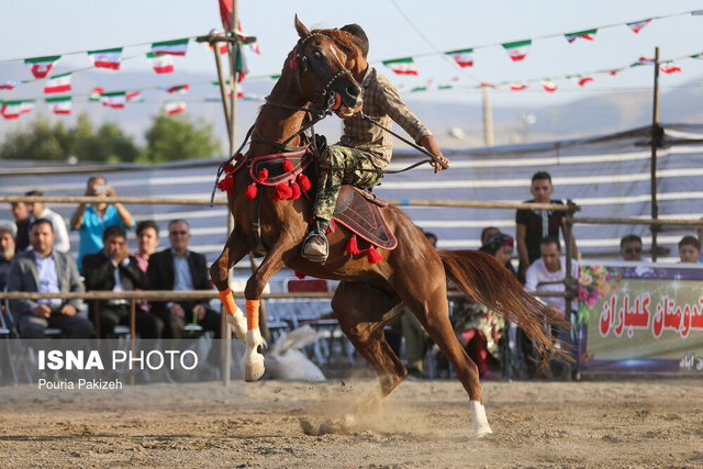 برگزاری شو سواره زیبایی اسب در شاهدیه یزد