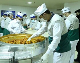 طبخ و توزیع ۲۵ هزار پرس غذای گرم بین نیازمندان لرستان