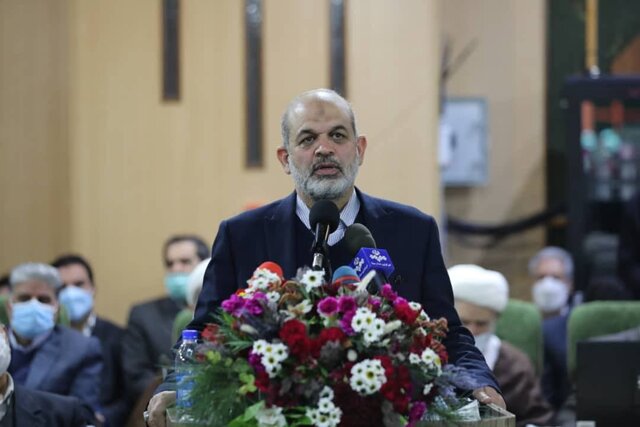 اقتدار و قدرت نظام به مردم است