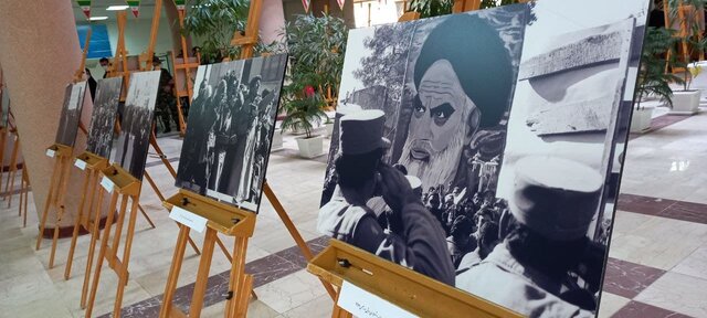 نمایشگاه عکس مستند "انقلاب اسلامی در کرمانشاه" افتتاح شد