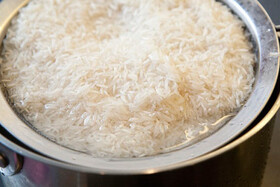 چرا باید "برنج" را قبل از پخت بخیسانیم؟