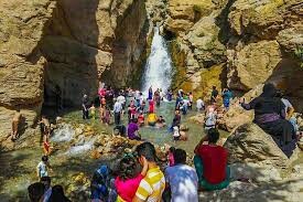 پذیرش گردشگران نوروزی در بهشت زیبای دربند صحنه
