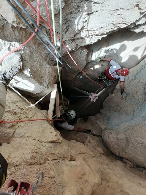جسد جوان 30 ساله مفقود شده در کوه "شیرز" هرسین پیدا شد