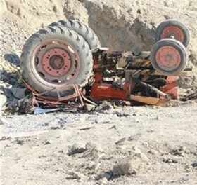 مرگ 2 نفر در گیلانغرب بر اثر واژگونی تراکتور 