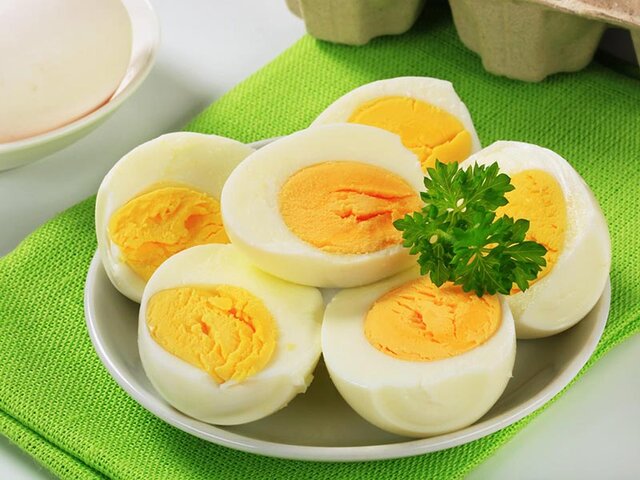 حداقل یک تخم مرغ در روز مصرف کنید
