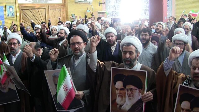 حوزویان کرمانشاه اهانت نشریه فرانسوی را محکوم کردند حوزویان کرمانشاه اهانت نشریه فرانسوی را محکوم کردند