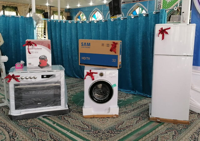 350 سری "جهیزیه" به نوعروسان کمیته امداد در کرمانشاه اهدا شد