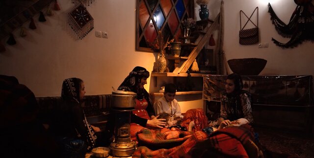 زنی گهواره بهدوش که نوید بهار میدهد!