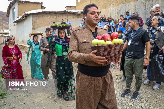 جشنوارهای به شیرینی انگورِ "کندوله" و دلانگیزی عطر سیبِ "سرتخت"