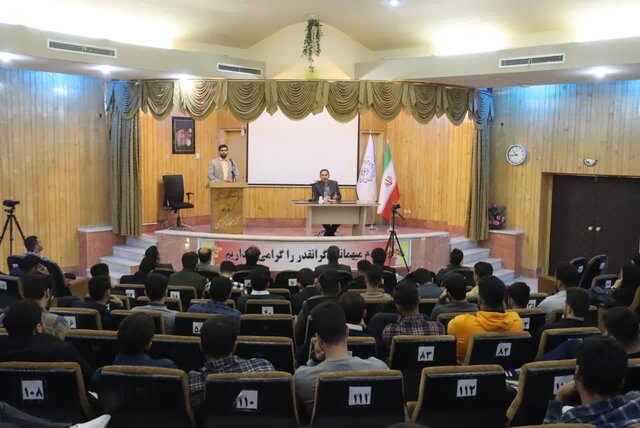 محصور شدن دانشجو در دانشگاه غلط است/ امانتدار رای مردم هستیم