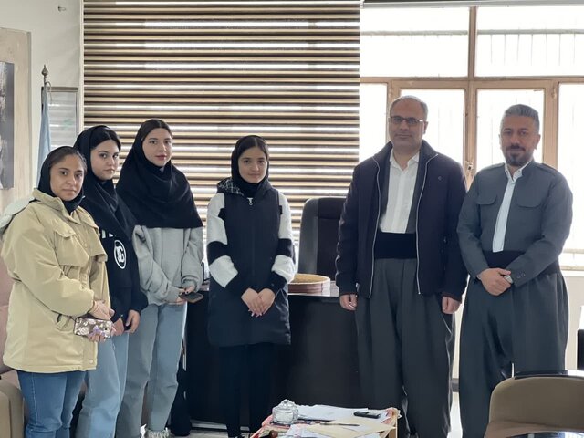 راهنمایان دو زبانه در ورودی پاوه مستقر میشوند