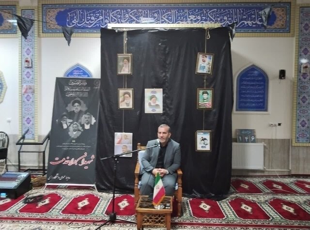 برای خدمت به مردم باید مانند شهید آیت الله رئیسی باشیم