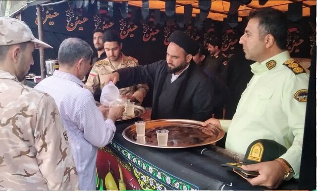 عکس از آرشیو استقرار روحانی و مبلغ در مواکب مسیر تردد زوار اربعین در کرمانشاه