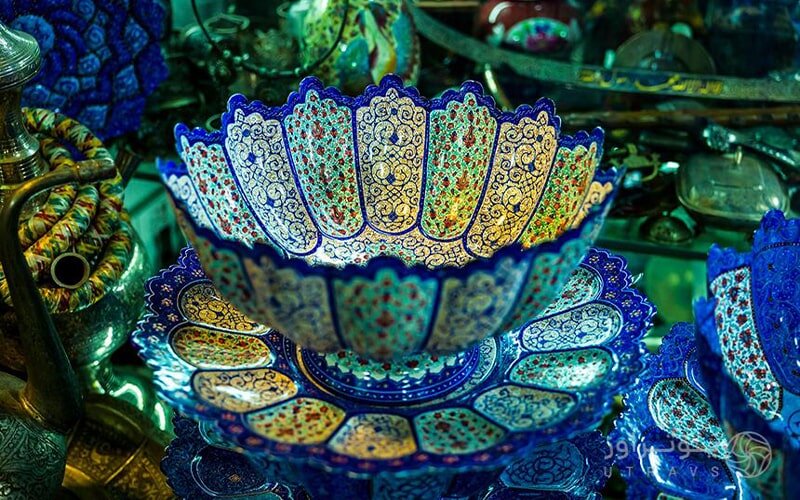 از رنگ‌های آسمانی مینا تا ضرباهنگ چکش‌های قلم‌زنان و مسگران