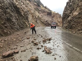 وقوع ۱۱۵ مورد ریزش در محورهای کرمانشاه در پی بارش‌های شدید