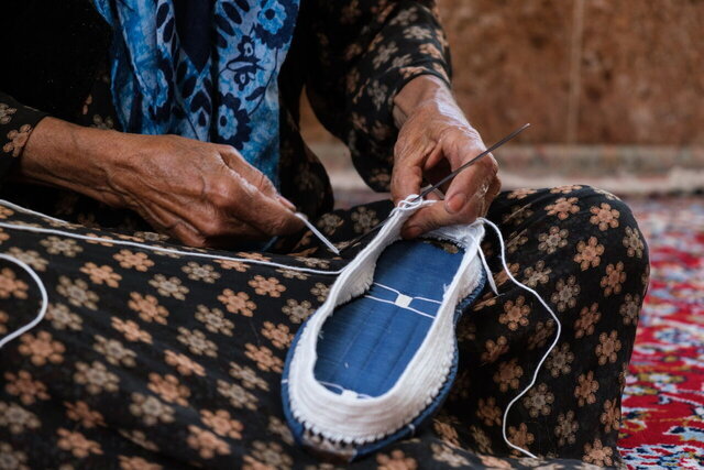 معاون صنایع دستی استان: خوشه صنعتی گیوه در کرمانشاه راه‌اندازی می‌شود