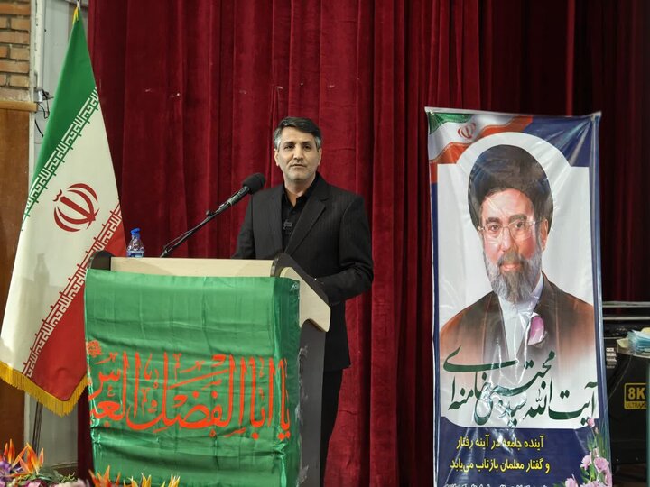 معلمان باید از قالب‌های سنتی آموزش فاصله بگیرند