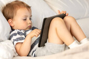 گوشی را ابزار ساکت کردن کودک نکنیم