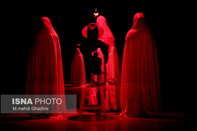 نمایش "و باز از نیستان تا..." نمایش "و باز از نیستان تا..."