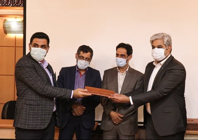 آئیـن تجلیل از یکصد پرستار نمونه و خانواده شهدای مدافع  سلامت بندرعباس برگزار شد