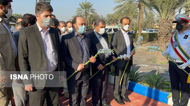 معاون اقتصادی رئیس جمهور از بندر شهید رجایی بازدید کرد