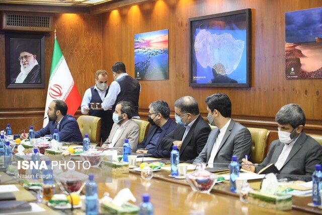 پشت درهای بسته نمیشود مدیریت کرد/تصمیمگیری در مناطق آزاد برعهده مدیرعامل است