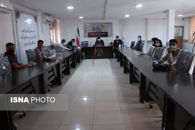 گزارش ایسنا از کرسی آزاداندیشی" فضای مجازی، فرصت یا تهدید" در بندرعباس