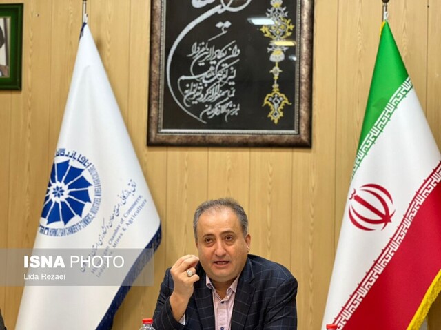 با شانتاژ برخی افراد کوتاه نمی آیم/برای حفظ آبرویم از خودم گذشتم با شانتاژ برخی افراد کوتاه نمی آیم/برای حفظ آبرویم از خودم گذشتم