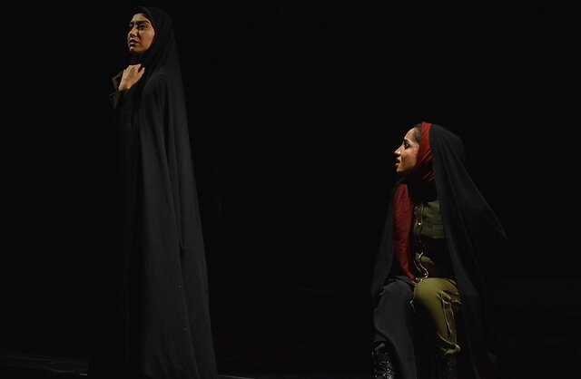 نمایش"قبل از شروع حرف بزن" به نخستین جشنواره ملی تئاتر سردار عشق راه یافت