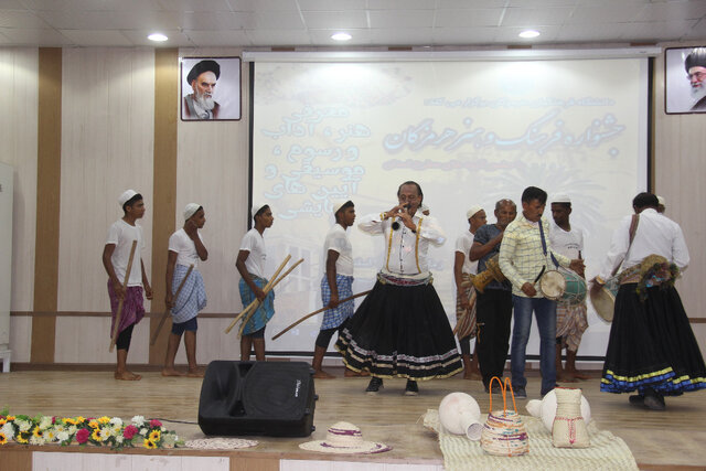 اشعار موزون محلی و موسیقی پر معنی هرمزگان، اعجاب برانگیز است