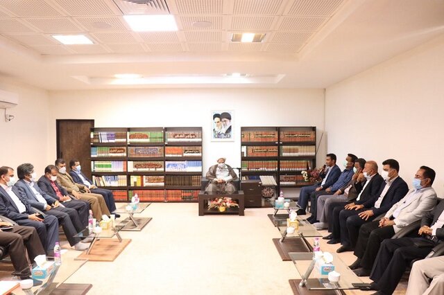 ایجاد اشتغال برای فقرا امری ضروری است/تنها به توزیع اقلام کمک معیشتی اکتفا نکنید