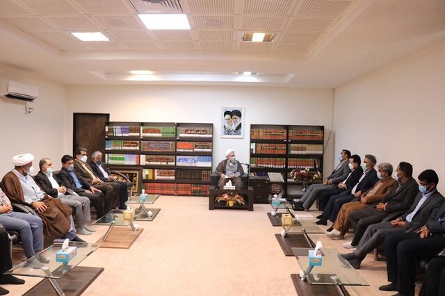 بالا بودن قیمت مغازه‌های سطح شهر بندرعباس نسبت به سایر شهرها بررسی شود