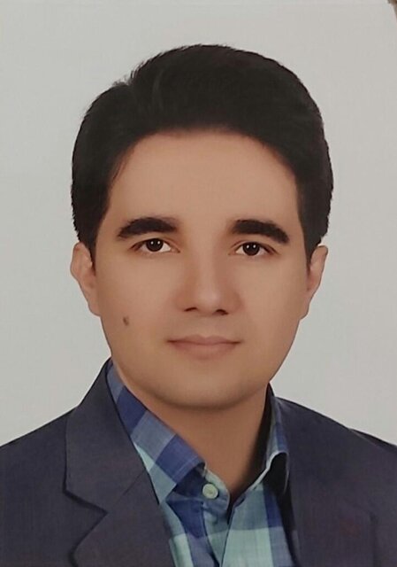 اعطای جایزه علمی دکتر کاظمی آشتیانی به استاد جوان دانشگاه هرمزگان