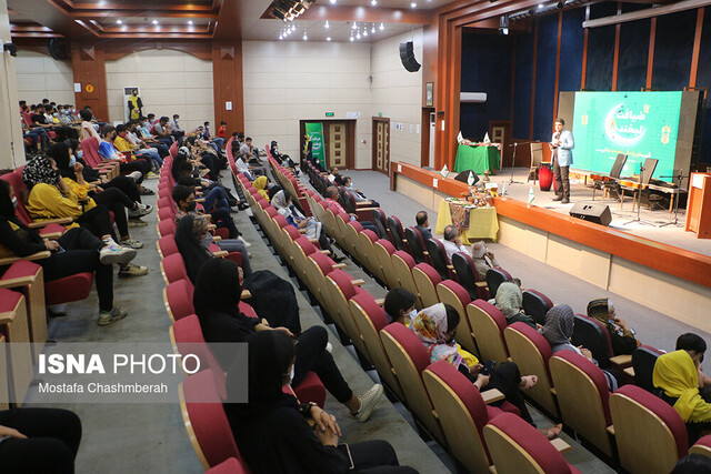 سفره «ضیافت لبخند»؛ میزبان دانش‌آموز مستعد کم برخوردار هرمزگان