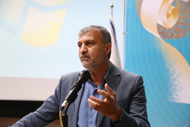 با رها کردن معلمان و بی تفاوتی به آنان جامعه به درستی رشد نمیکند