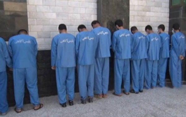 دستگیری ۱۲ نفر از عوامل اصلی تهیه و توزیع مشروبات الکلی در بندرعباس