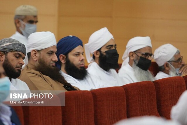 انقلابی ماندن زحمت بیشتری دارد/ولایت محور اتحاد جامعه اسلامی است