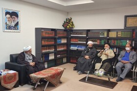 جریان حزب‌اللهی پرچم شادی در جامعه را برافرازند