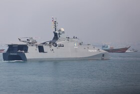 رژه دریایی به مناسبت هفته دفاع مقدس در خلیج فارس