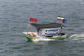 رژه دریایی به مناسبت هفته دفاع مقدس در خلیج فارس