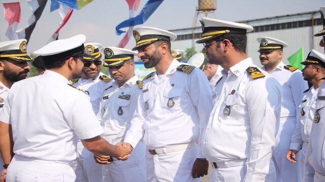 پهلوگیری ناوگروه صلح و دوستی عمان در بندرعباس پهلوگیری ناوگروه صلح و دوستی عمان در بندرعباس
