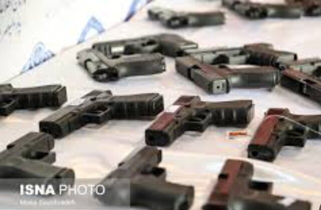 ۱۷ نفر از دارندگان سلاح غیرمجاز در هرمزگان دستگیر شدند ۱۷ نفر از دارندگان سلاح غیرمجاز در هرمزگان دستگیر شدند