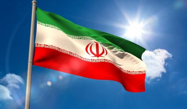 اهتزاز پرچم ایران بر بلندای کوهستان پنجهعلی بندرعباس اهتزاز پرچم ایران بر بلندای کوهستان پنجهعلی بندرعباس