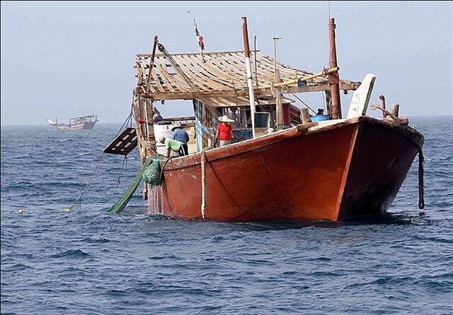 ضبط بیش از ۳۶ هزار لیتر نفتگاز قاچاق از یک فروند شناور صیادی در چابهار