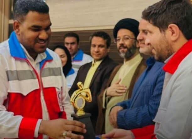 داوطلب هرمزگانی در جشنواره ملی احسان تجلیل شد