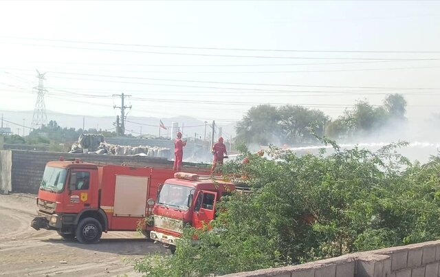 حریق انبار ضایعات حوالی بندر شهید رجایی تحت کنترل قرار گرفت