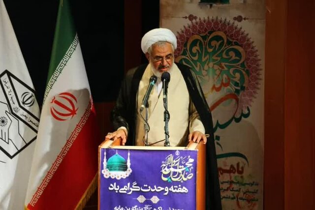 مسلمانان باید مقابل توطئههای دشمنان وحدت خود را حفظ کنند مسلمانان باید مقابل توطئههای دشمنان وحدت خود را حفظ کنند