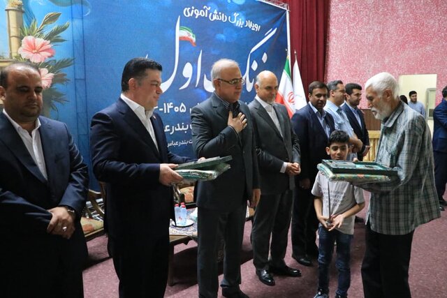 راه قدرت و توسعه کشور از مسیر آموزش می‌گذرد